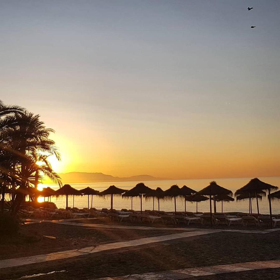 Paloma'S Cozy Beach Flat توريمولينوس المظهر الخارجي الصورة